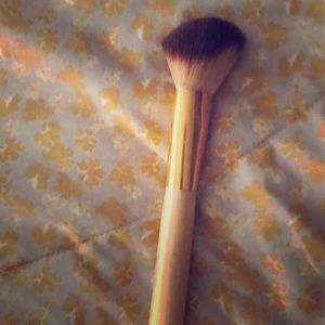 The creme shop brush